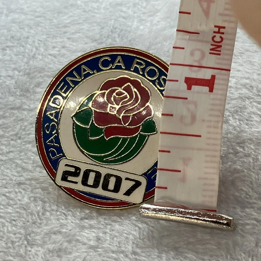 2007 Rose Parade Lapel Hat Pin Pasadena‎ CA 118th Tournament of Rose Souvenir